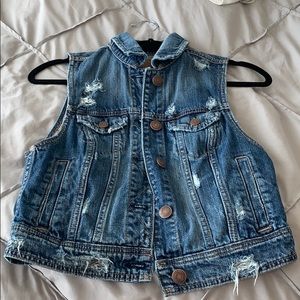 Sleeveless jean jacket
